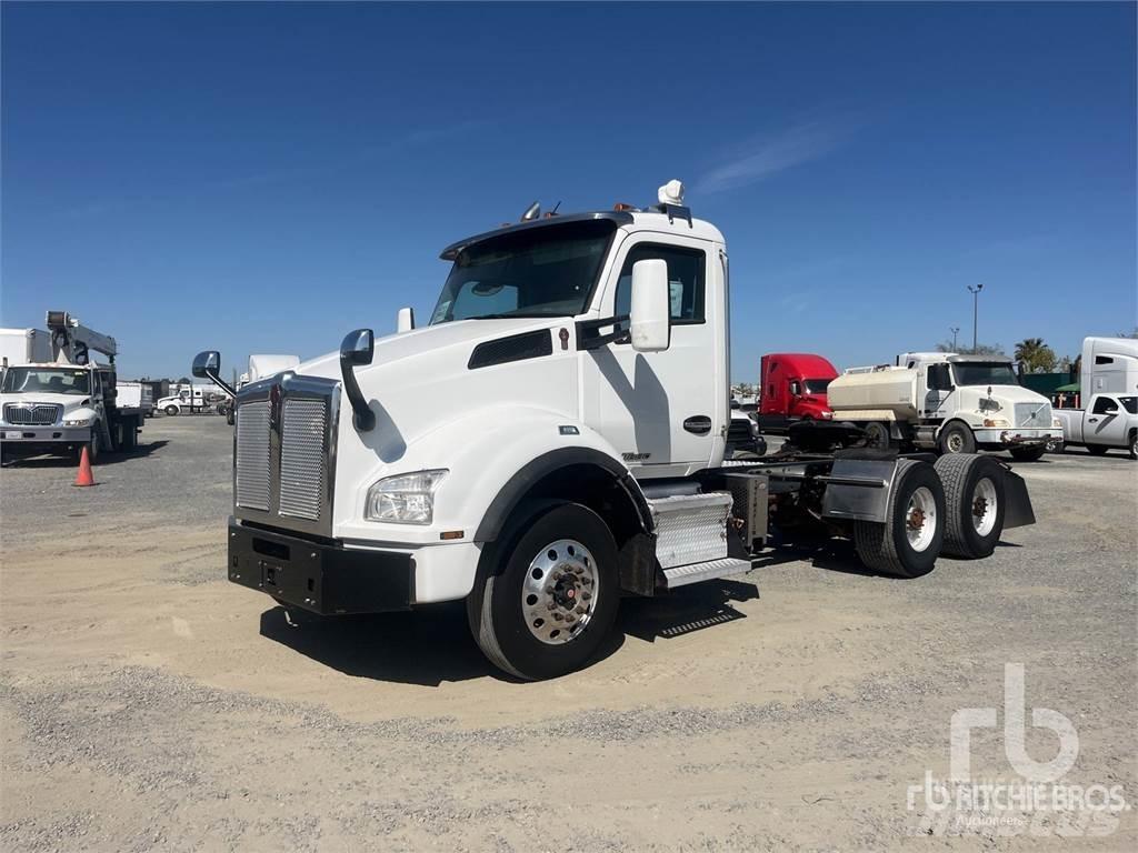 Kenworth T880 Naudoti vilkikai
