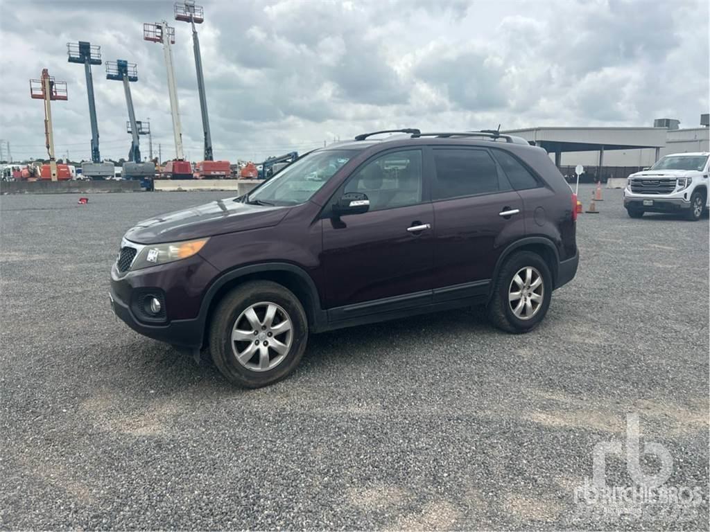 Kia SORENTO Lengvieji automobiliai