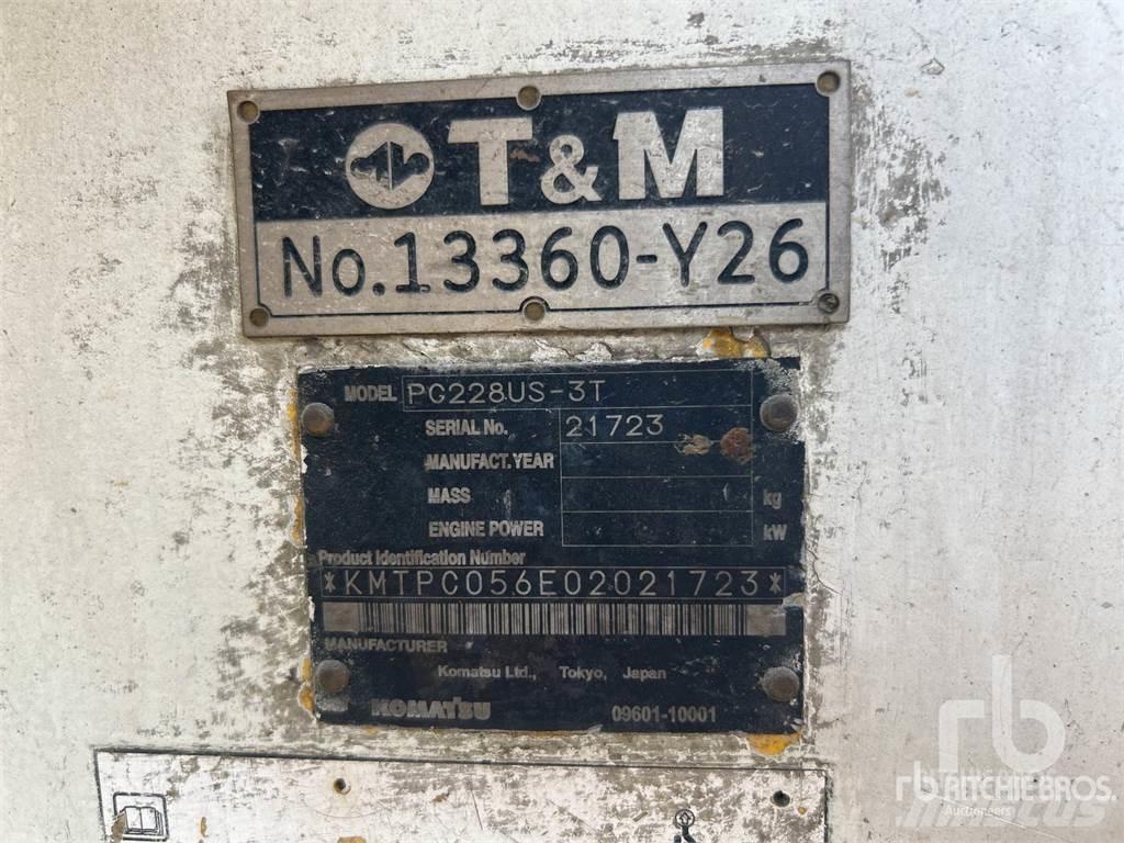 Komatsu PC228US Vikšriniai ekskavatoriai