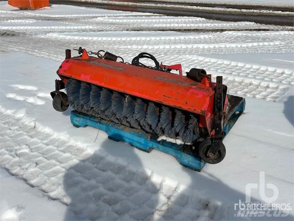 Kubota BX2537A Kiti naudoti statybos komponentai