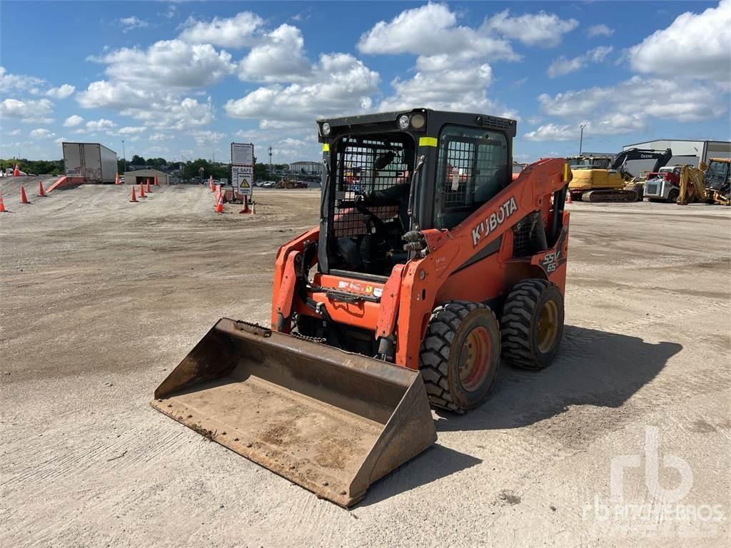 Kubota SSV65 Krautuvai su šoniniu pasukimu