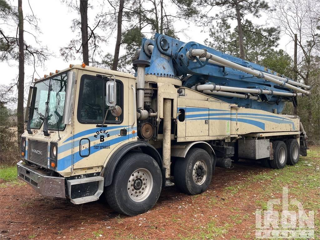 Mack 47M Betonvežiai
