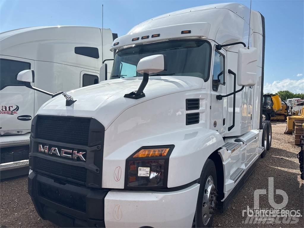 Mack AN64T Naudoti vilkikai