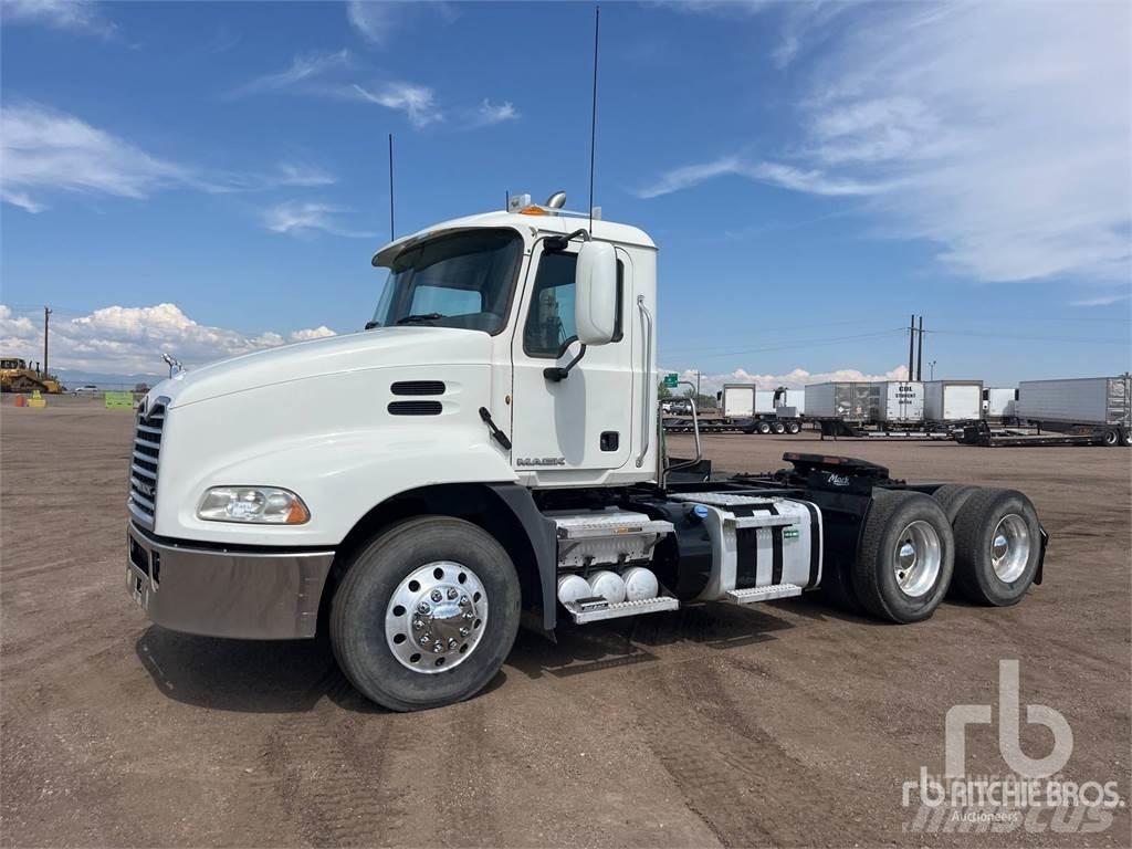 Mack CH613 Naudoti vilkikai