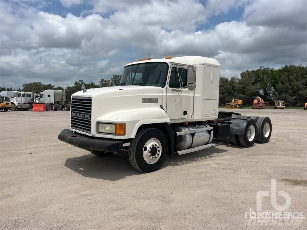 Mack CH613 Naudoti vilkikai