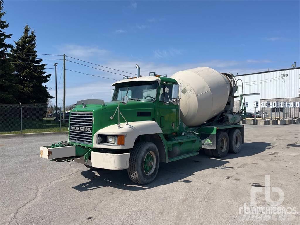 Mack CH613 Betonvežiai