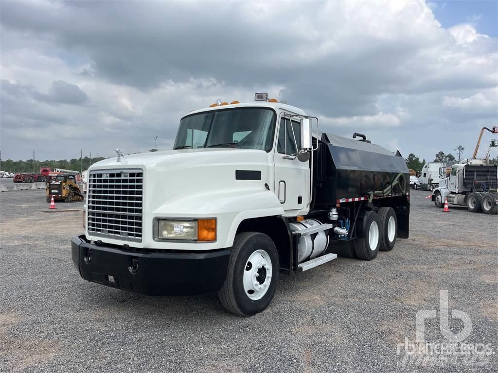 Mack CH613 Vandens sunkvežimiai