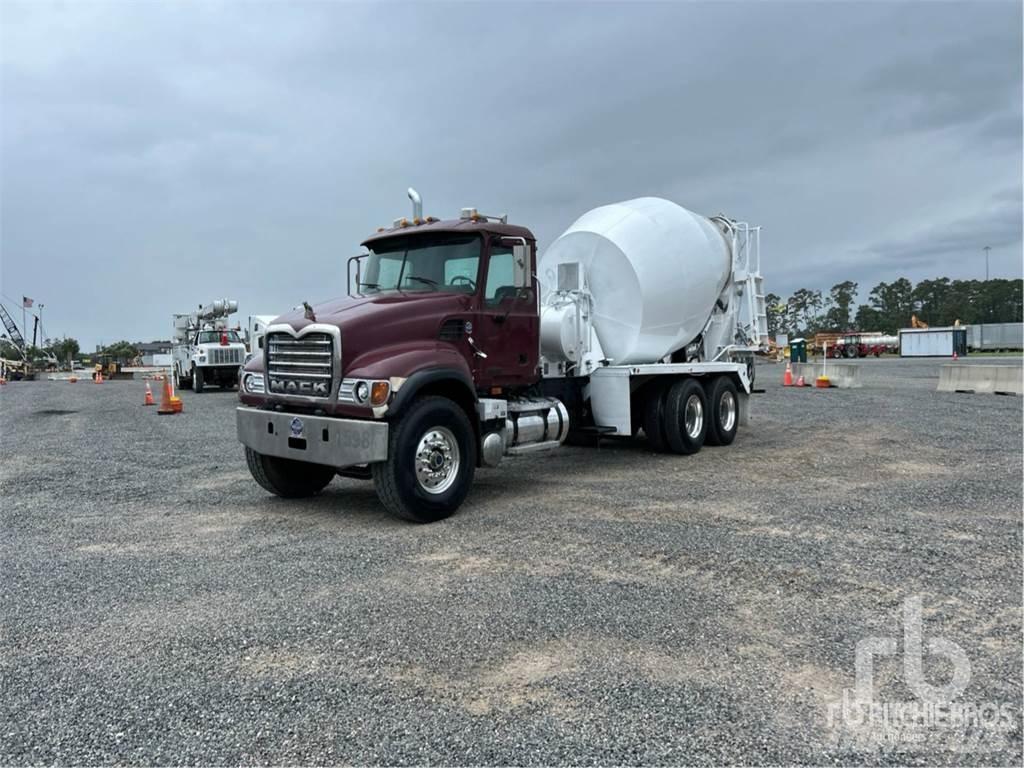 Mack CV513 Betonvežiai