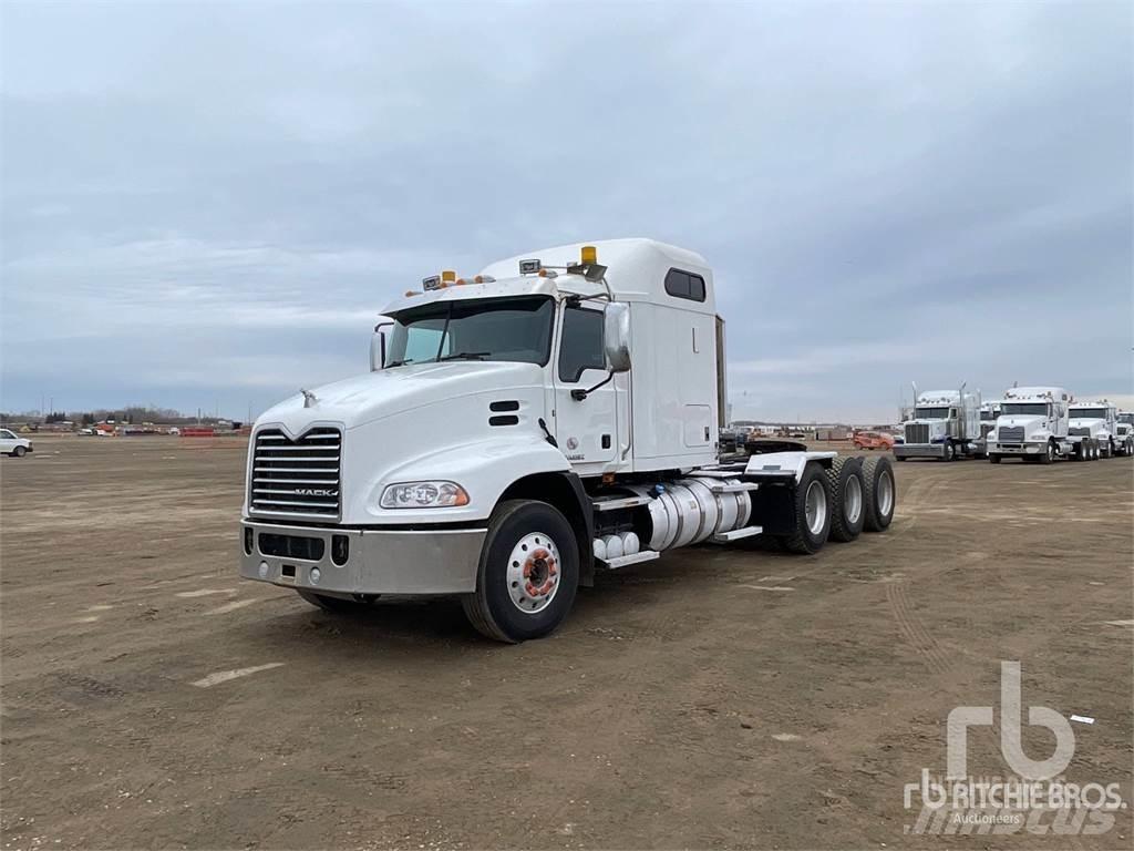 Mack CXU614 Naudoti vilkikai