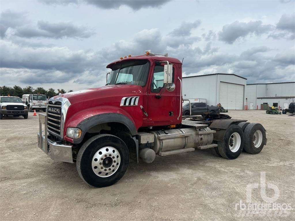 Mack GU713 Naudoti vilkikai