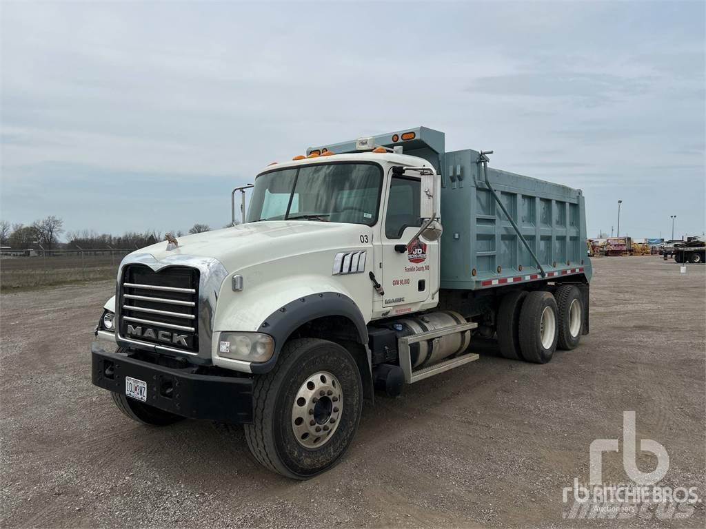 Mack GU713 Savivarčių priekabų vilkikai