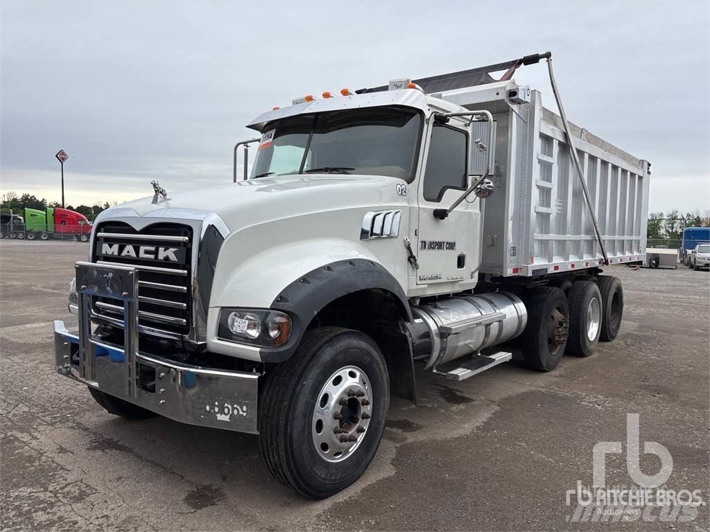 Mack GU713 Savivarčių priekabų vilkikai