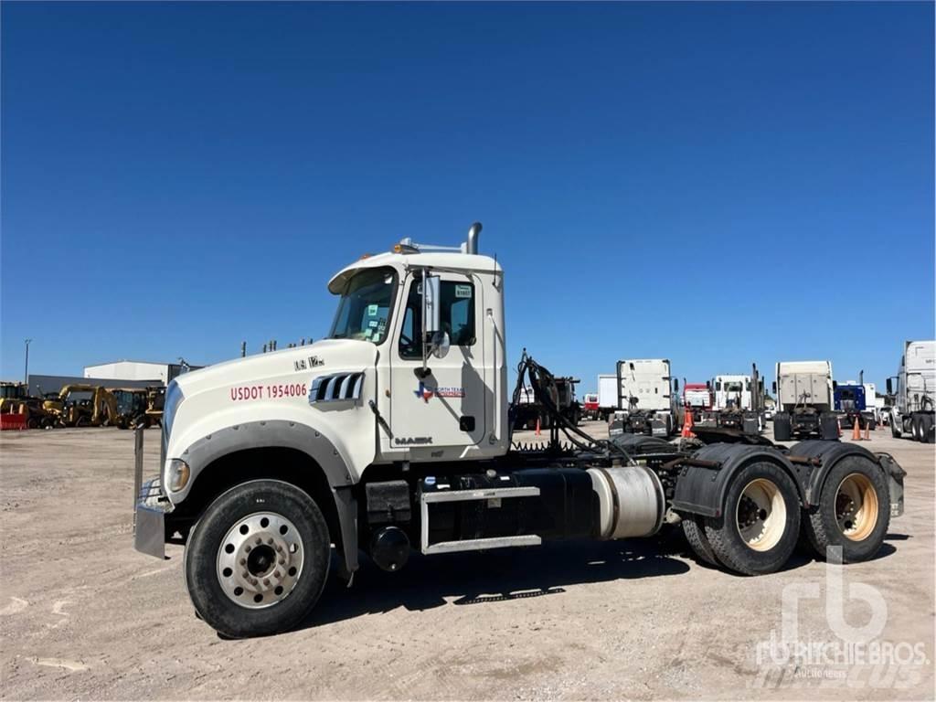 Mack GU713 Naudoti vilkikai