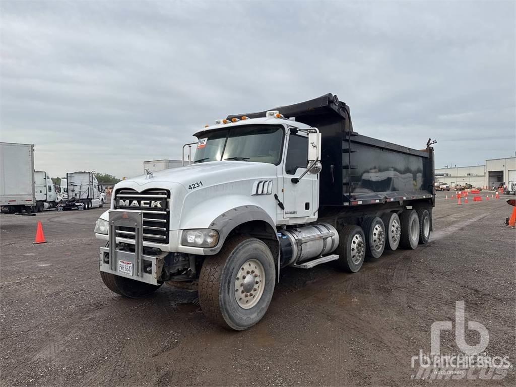 Mack GU713 Savivarčių priekabų vilkikai