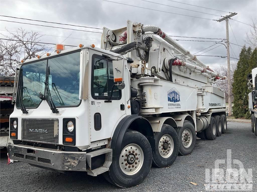 Mack MR688S Betonvežiai