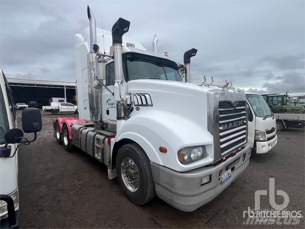 Mack TRIDENT Naudoti vilkikai