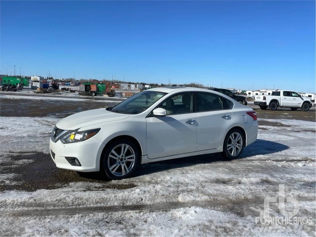 Nissan ALTIMA Lengvieji automobiliai