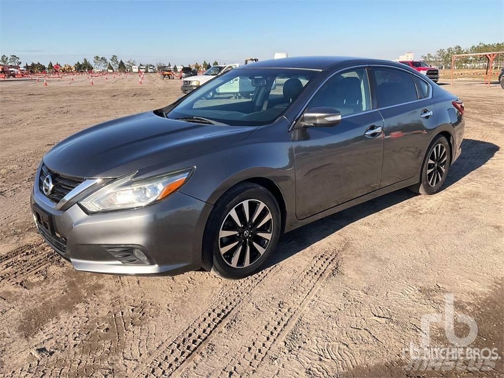 Nissan ALTIMA Lengvieji automobiliai