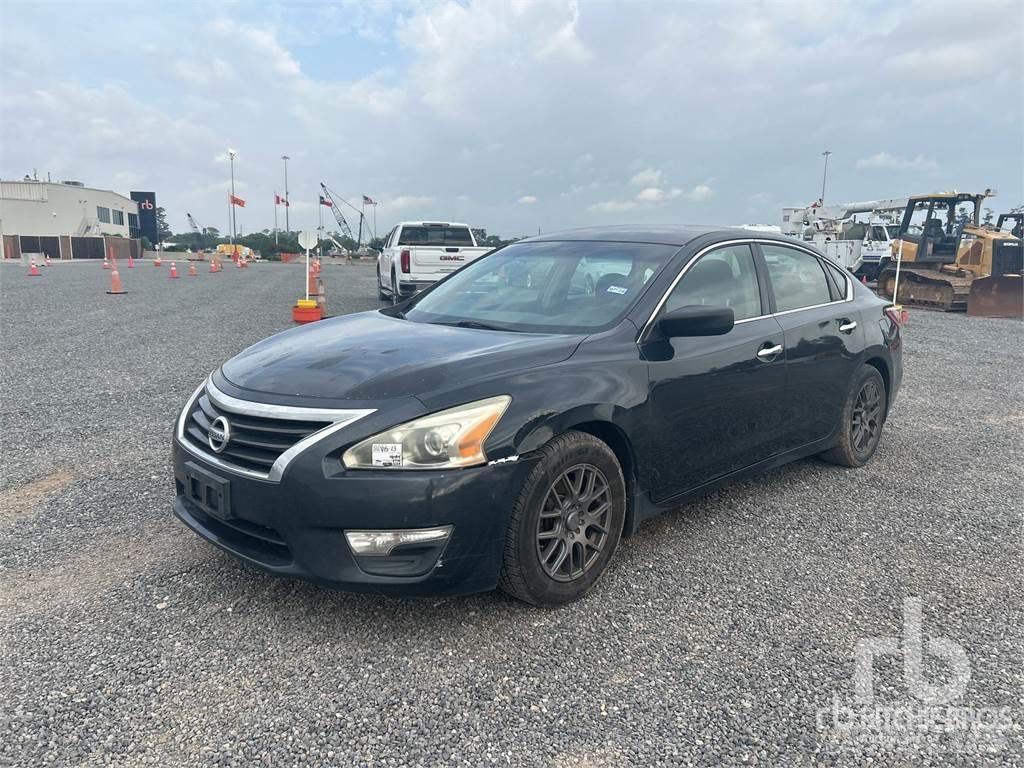 Nissan ALTIMA Lengvieji automobiliai