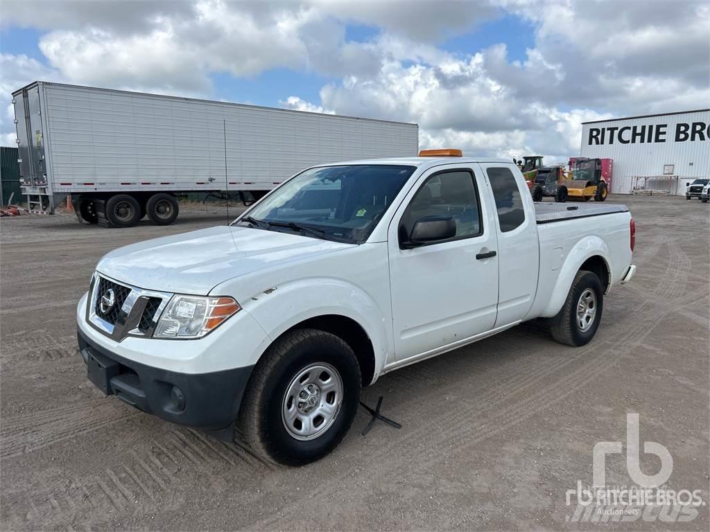 Nissan FRONTIER Pikapai / Bortiniai sunkvežimiai