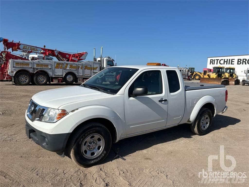Nissan FRONTIER Pikapai / Bortiniai sunkvežimiai