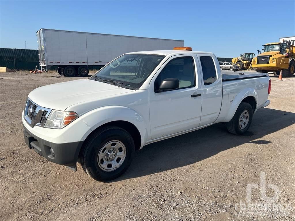 Nissan FRONTIER Pikapai / Bortiniai sunkvežimiai