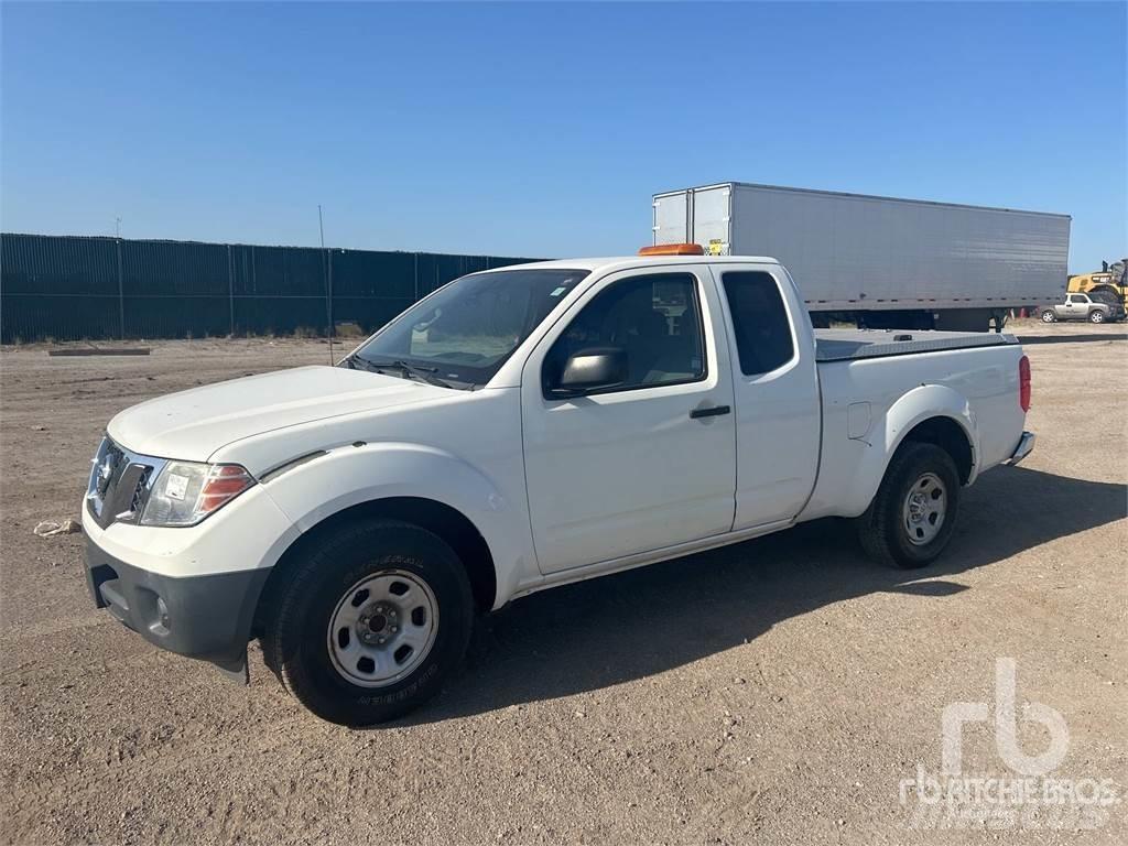 Nissan FRONTIER Pikapai / Bortiniai sunkvežimiai