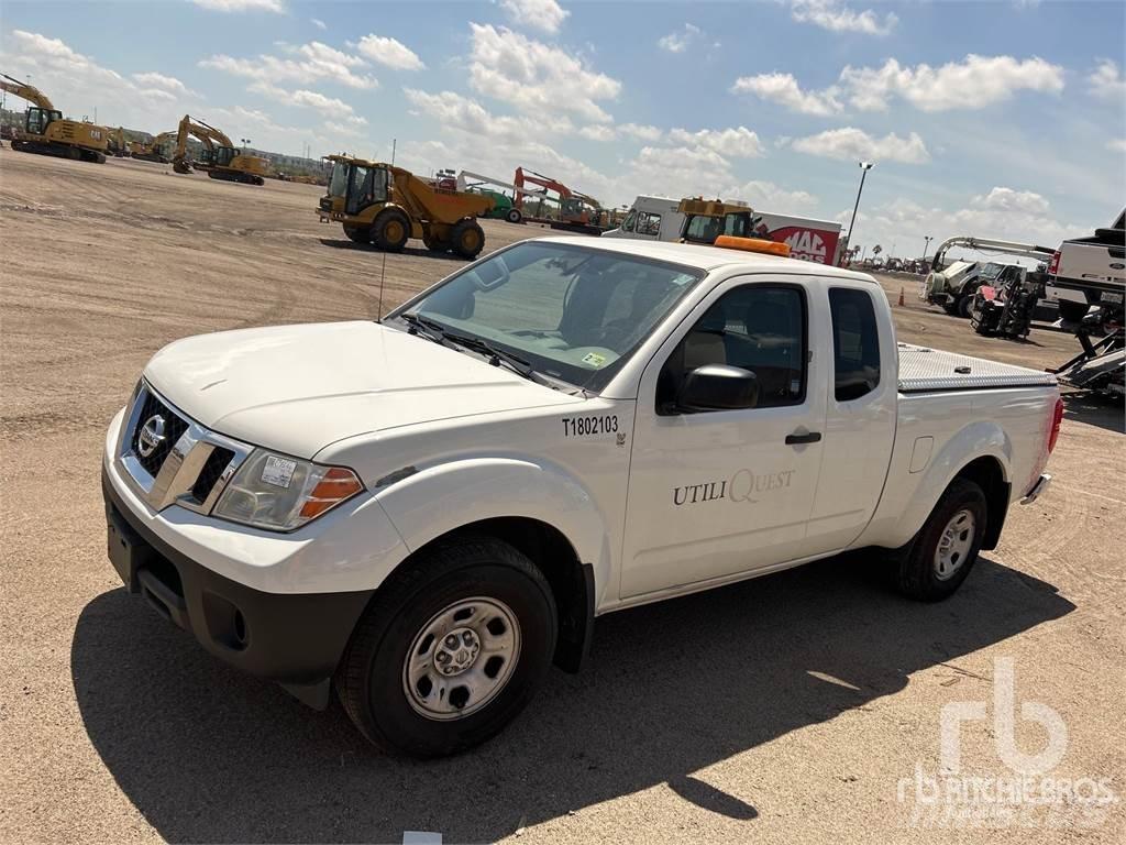 Nissan FRONTIER Pikapai / Bortiniai sunkvežimiai