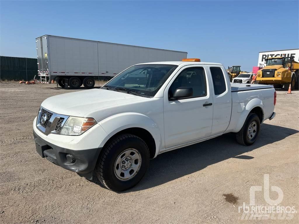 Nissan FRONTIER Pikapai / Bortiniai sunkvežimiai