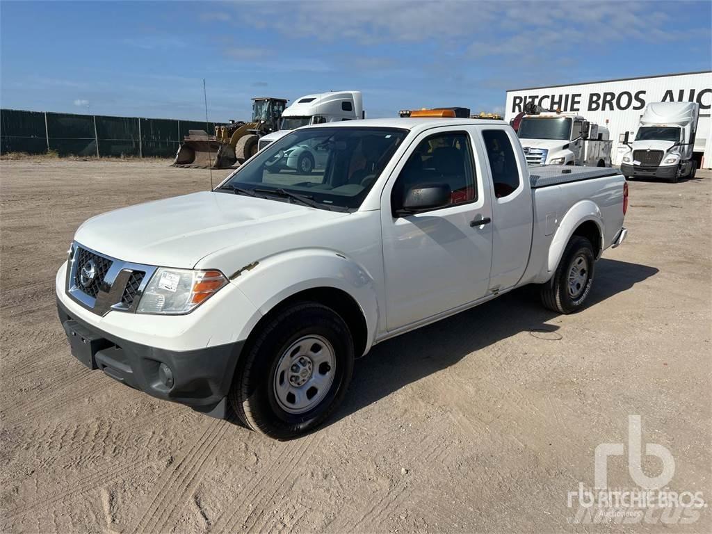 Nissan FRONTIER Pikapai / Bortiniai sunkvežimiai