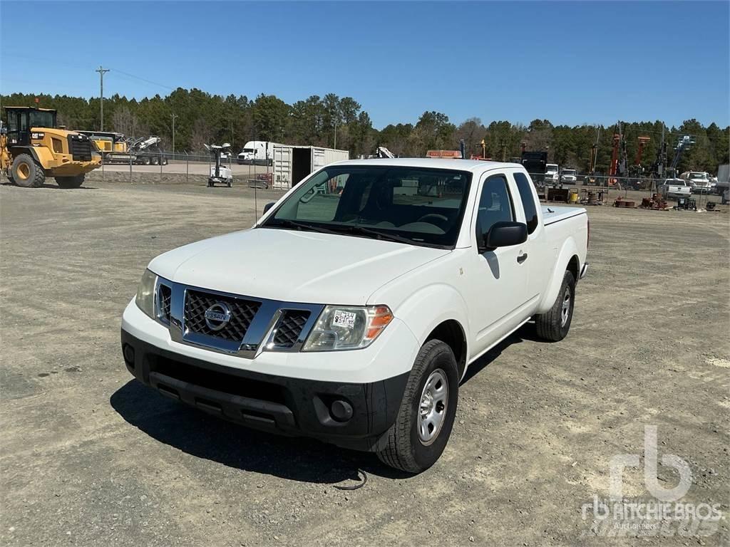 Nissan FRONTIER Pikapai / Bortiniai sunkvežimiai