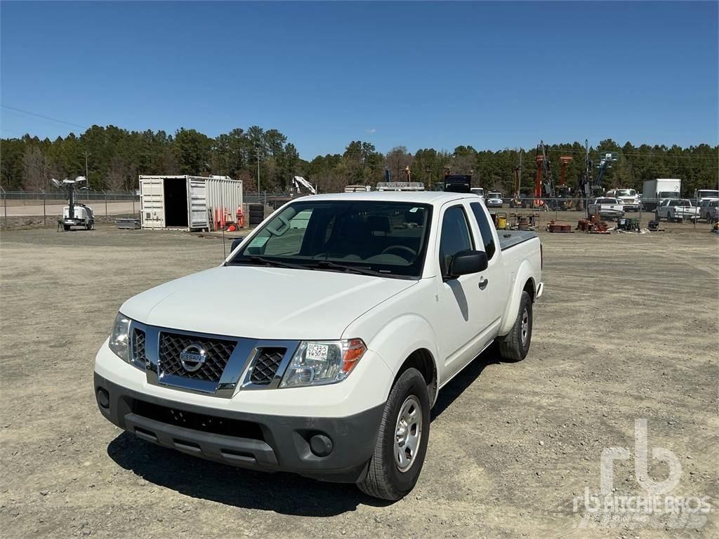 Nissan FRONTIER Pikapai / Bortiniai sunkvežimiai