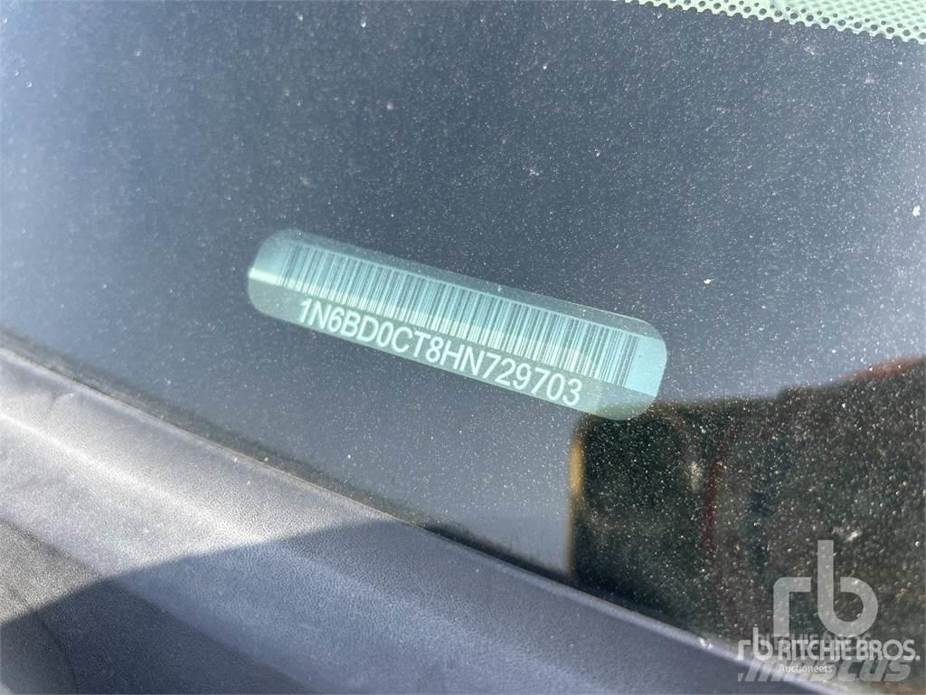 Nissan FRONTIER Pikapai / Bortiniai sunkvežimiai