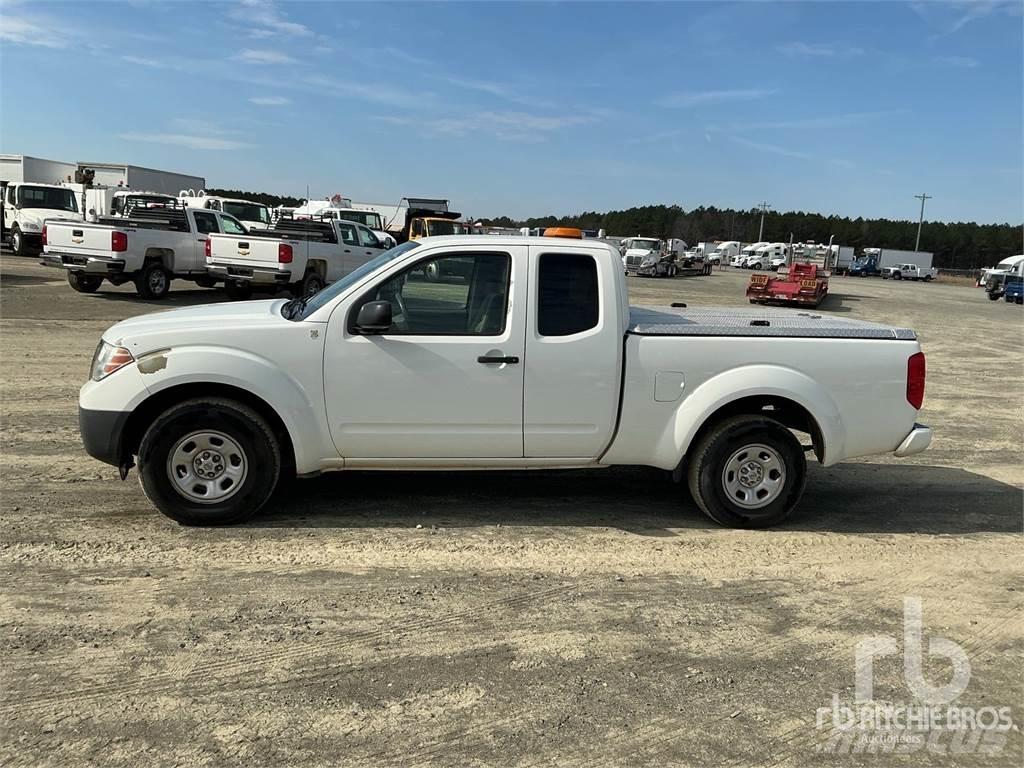 Nissan FRONTIER Pikapai / Bortiniai sunkvežimiai
