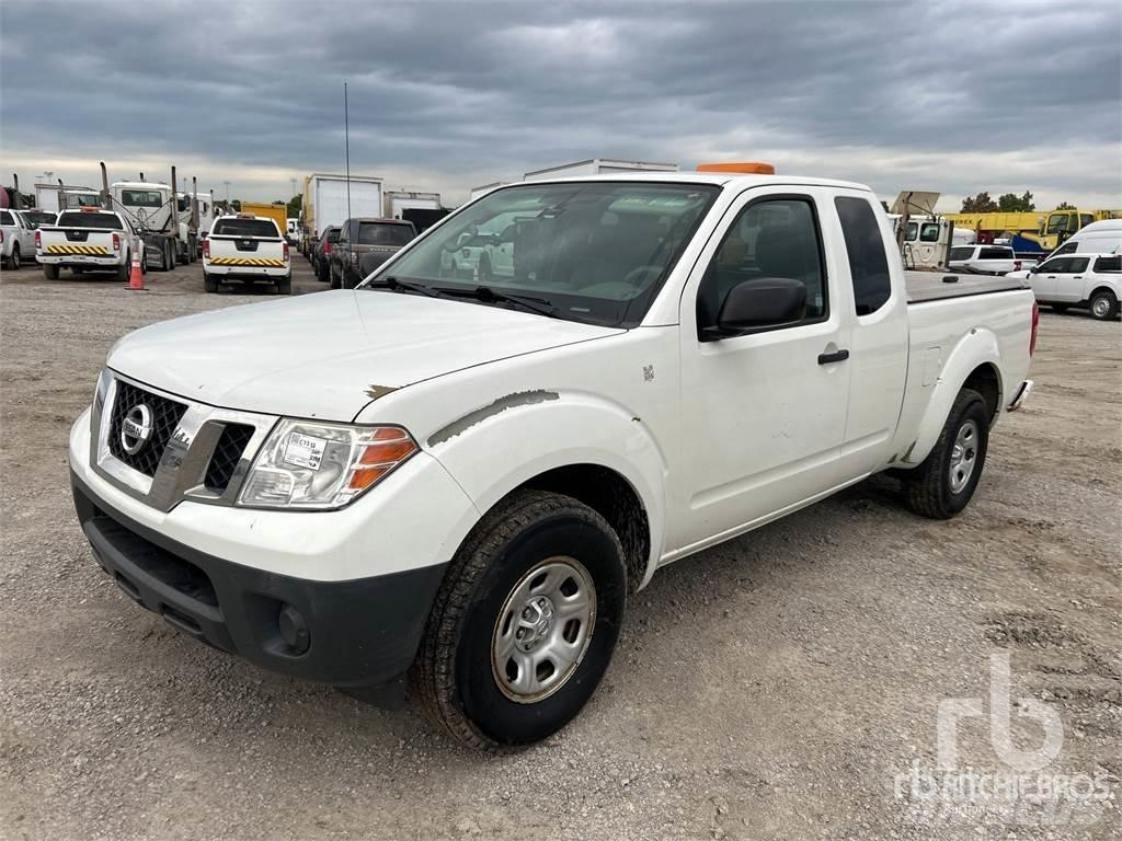 Nissan FRONTIER Pikapai / Bortiniai sunkvežimiai