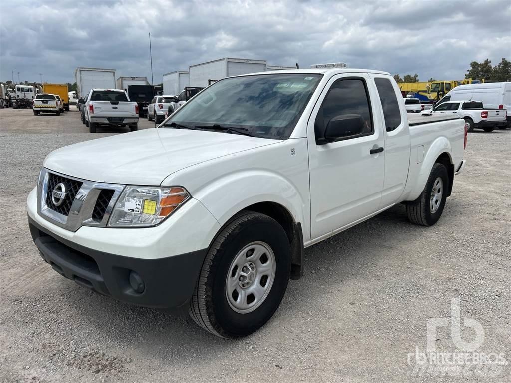 Nissan FRONTIER Pikapai / Bortiniai sunkvežimiai