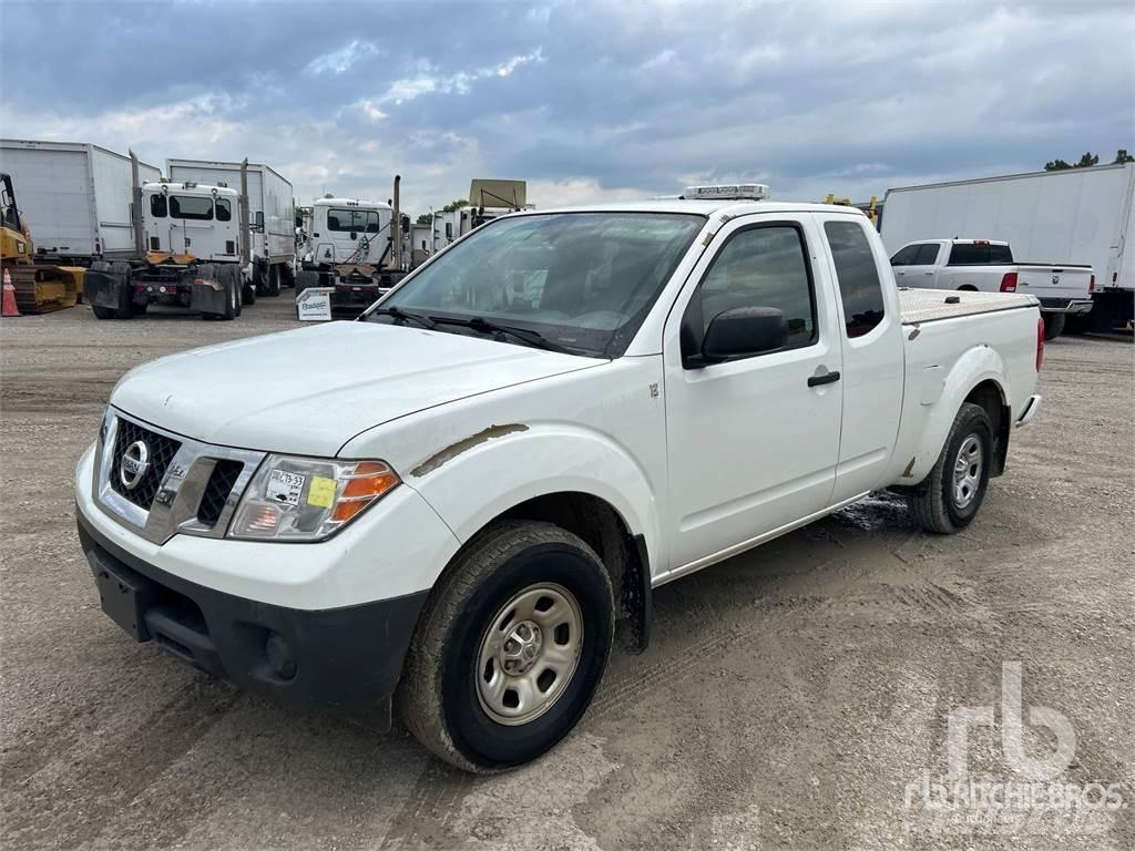 Nissan FRONTIER Pikapai / Bortiniai sunkvežimiai