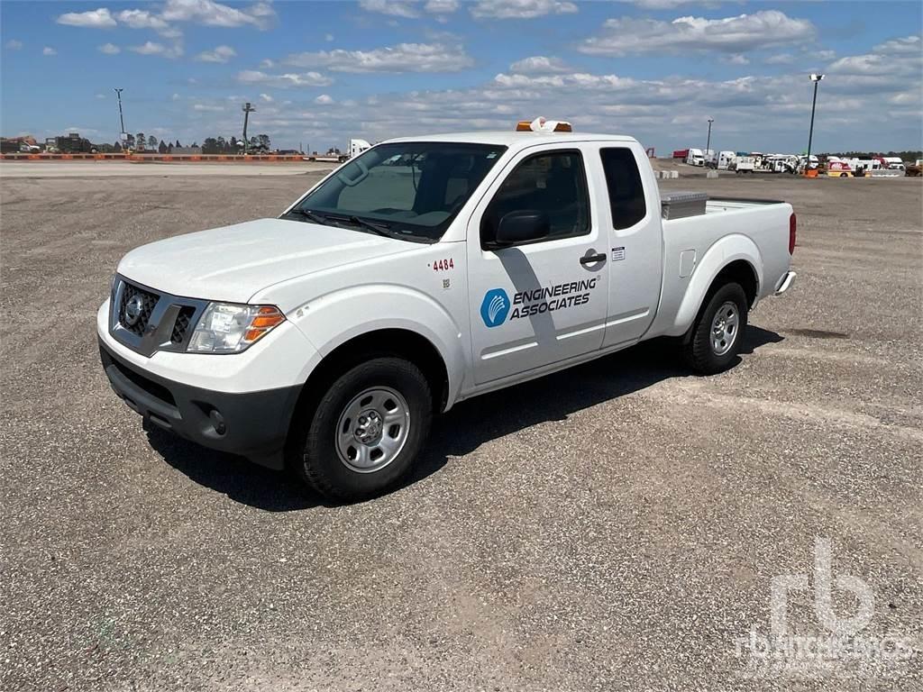 Nissan FRONTIER Pikapai / Bortiniai sunkvežimiai