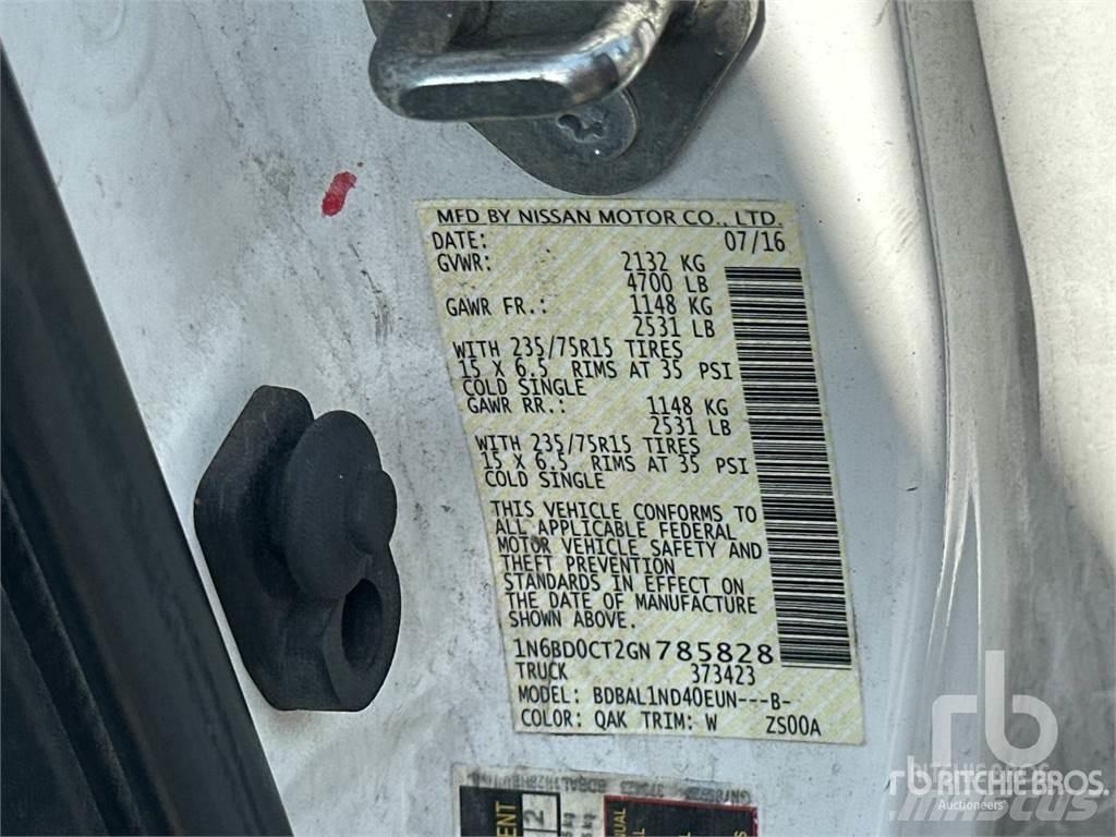 Nissan FRONTIER Pikapai / Bortiniai sunkvežimiai