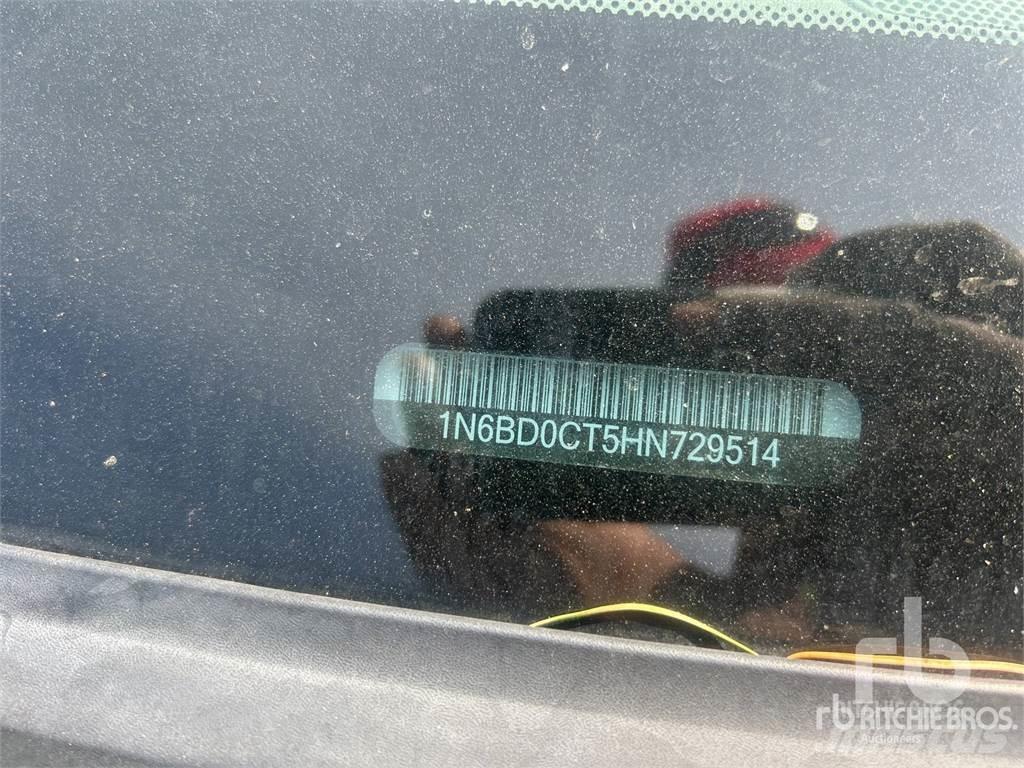 Nissan FRONTIER Pikapai / Bortiniai sunkvežimiai