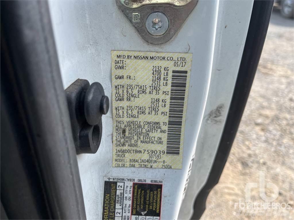 Nissan FRONTIER Pikapai / Bortiniai sunkvežimiai