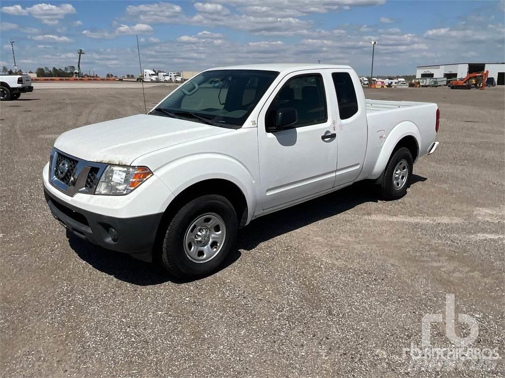 Nissan FRONTIER Pikapai / Bortiniai sunkvežimiai