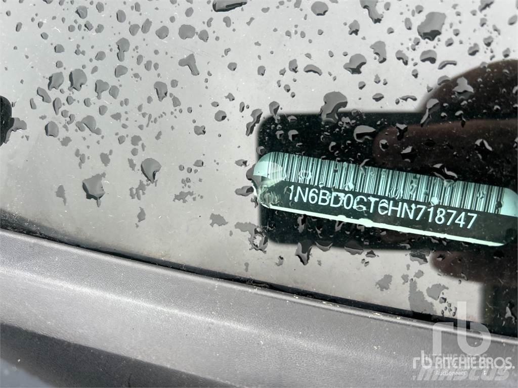 Nissan FRONTIER Pikapai / Bortiniai sunkvežimiai