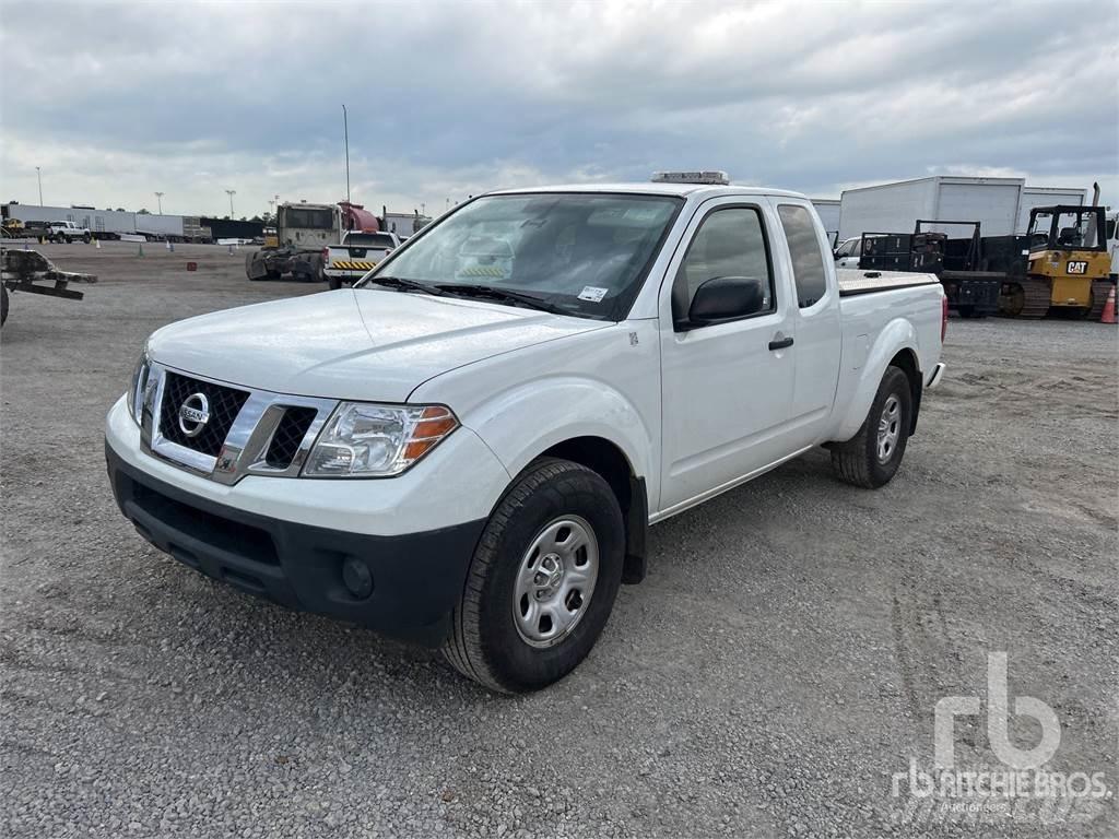 Nissan FRONTIER Pikapai / Bortiniai sunkvežimiai