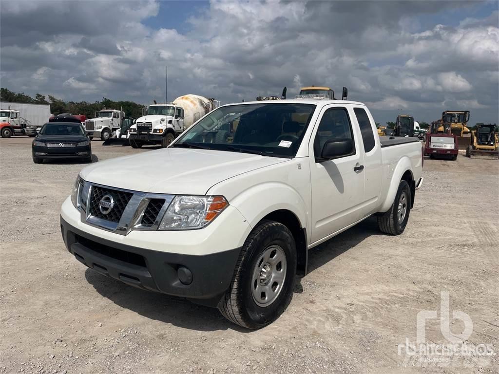 Nissan FRONTIER Pikapai / Bortiniai sunkvežimiai