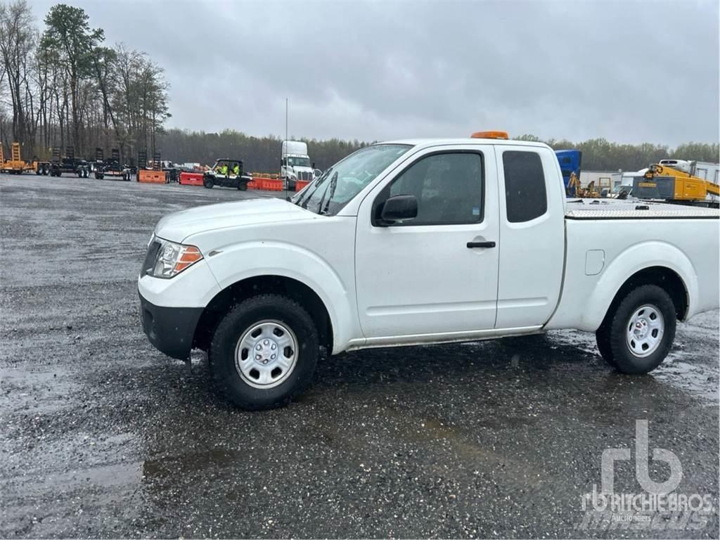 Nissan FRONTIER Pikapai / Bortiniai sunkvežimiai
