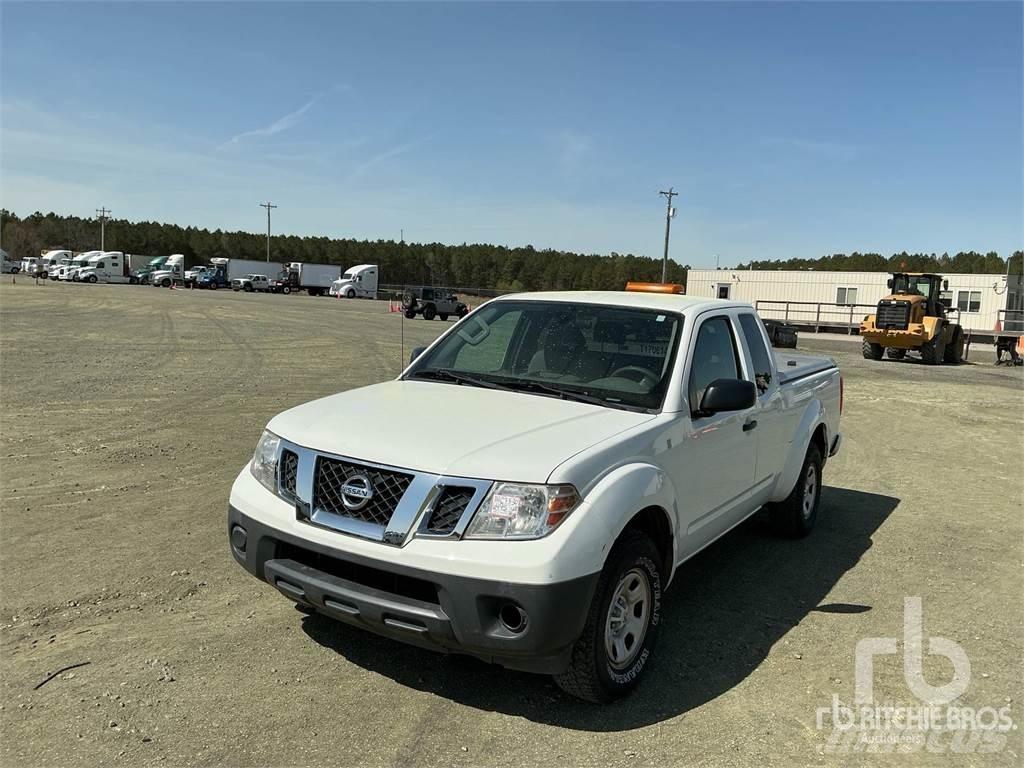 Nissan FRONTIER Pikapai / Bortiniai sunkvežimiai