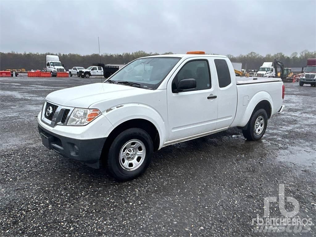 Nissan FRONTIER Pikapai / Bortiniai sunkvežimiai