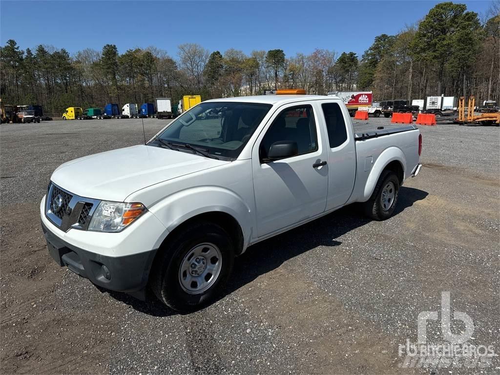 Nissan FRONTIER Pikapai / Bortiniai sunkvežimiai