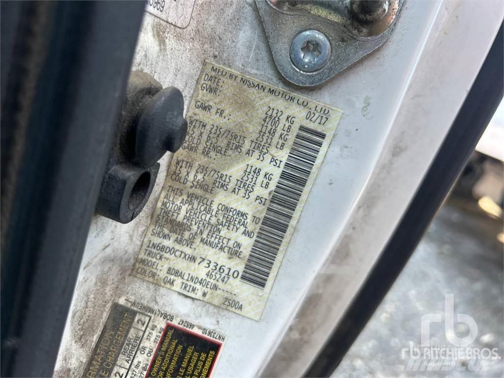 Nissan FRONTIER Pikapai / Bortiniai sunkvežimiai